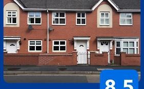 House Number 4 Sleeps Up To 4 With Smart Tvs In Every Room