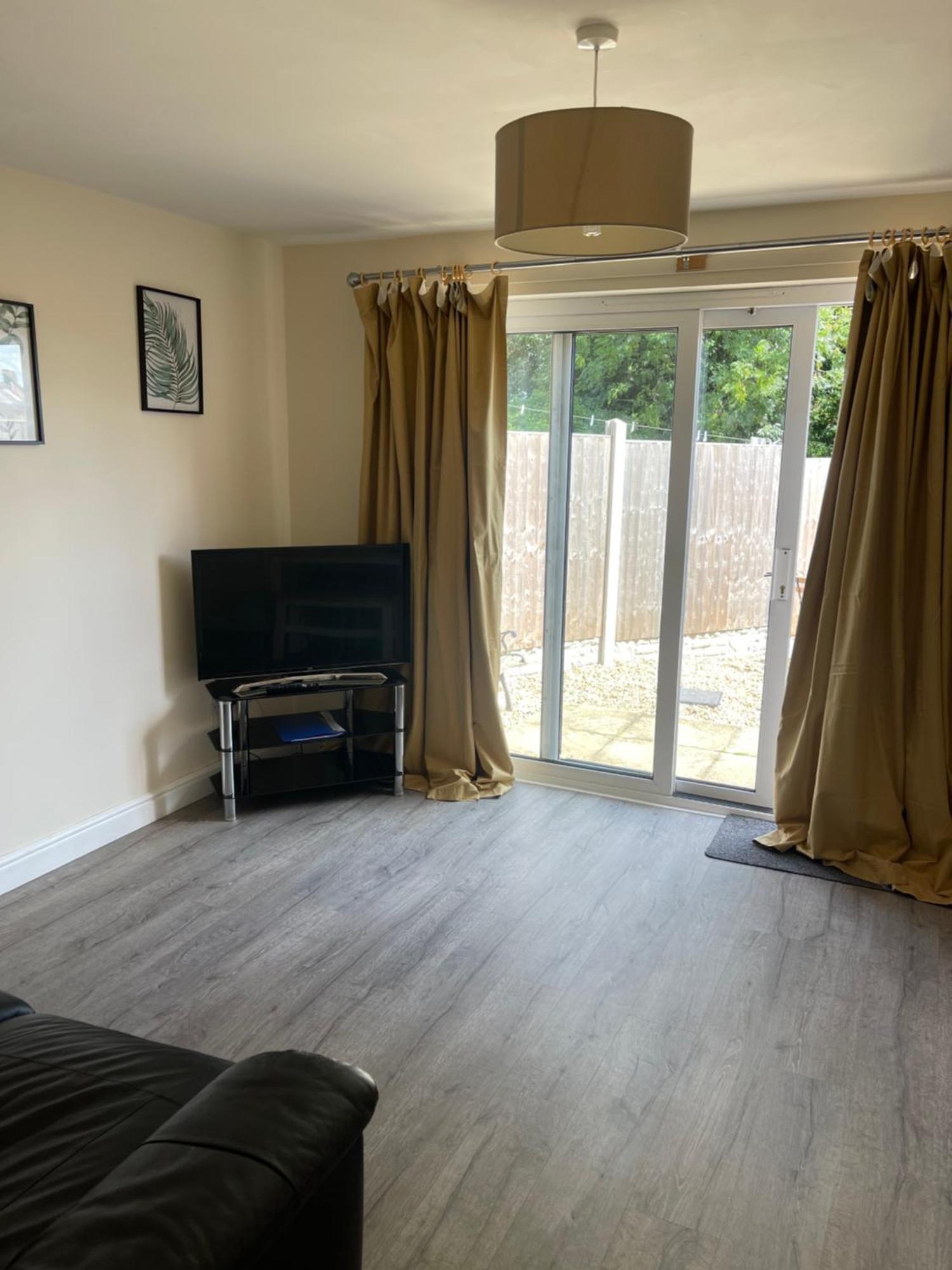 House Number 4 Sleeps Up To 4 With Smart Tvs In Every Room Wellington  Exterior photo