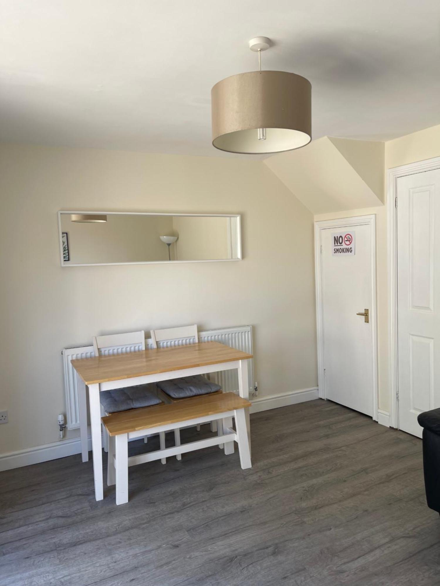House Number 4 Sleeps Up To 4 With Smart Tvs In Every Room Wellington  Exterior photo